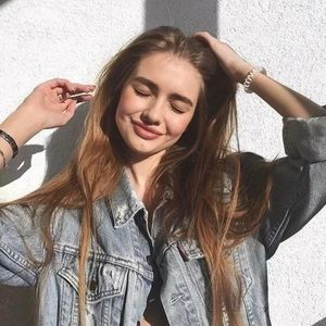 Meet your Posher, Lydia
